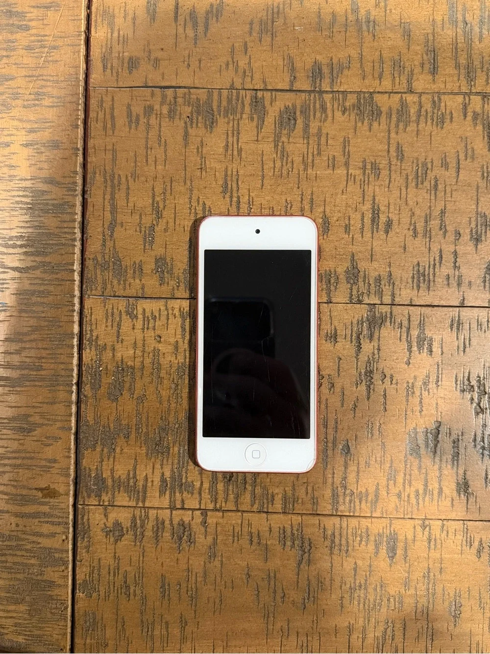 Apple iPod Touch (Pink) w/ Hello Kitty Case – Powers On – Activation Required